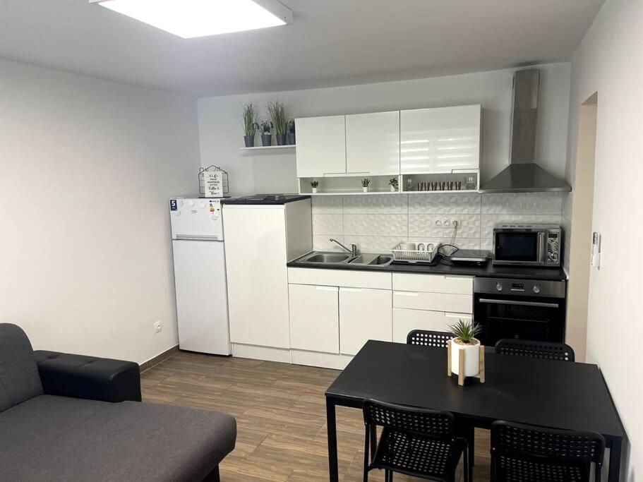 Apartment In Марібор Екстер'єр фото